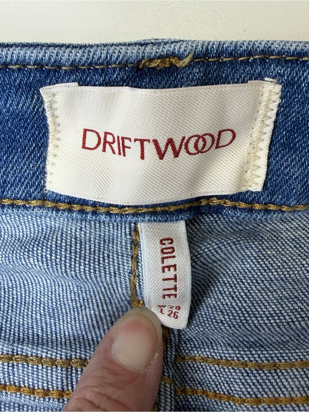 Driftwood Colette floral embroidered jeans. Size 29. Excellent condition! - Picture 5 of 8